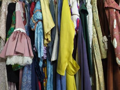 Costumes &agrave; vendre - Le Pré-Saint-Gervais