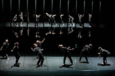 Les yeux ferm&eacute;s  - Saint-Germain-en-Laye