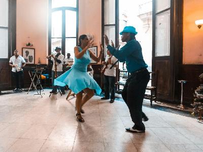 Semaine de la Danse &agrave; la Halle Flachat - Salsa + DJ set Latino - Asnières-sur-Seine