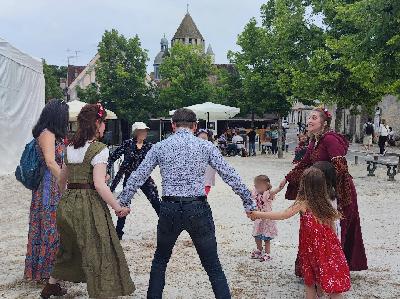 Initiation aux danses m&eacute;di&eacute;vales - Provins