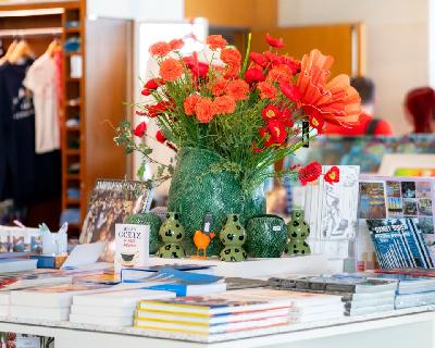 Braderie de fin d&rsquo;ann&eacute;e &agrave; la boutique du mus&eacute;e - Giverny