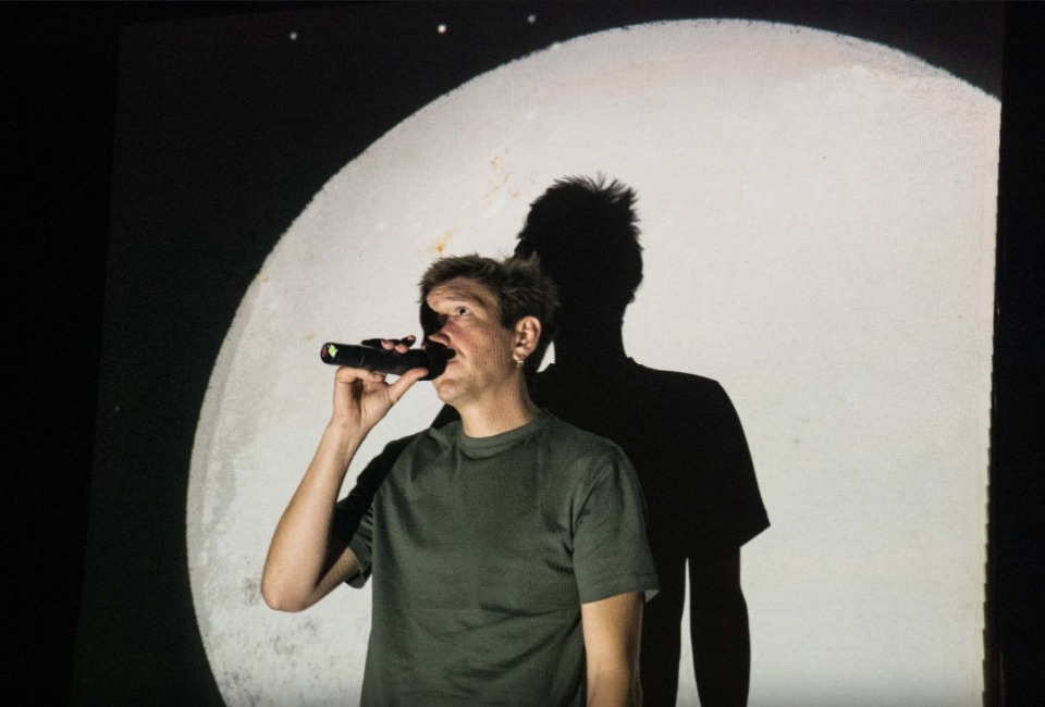 Le m&eacute;chant, tr&egrave;s m&eacute;chant roi et la tour d&rsquo;ivoire en plastique &ndash; Tiou - Ambarès-et-Lagrave