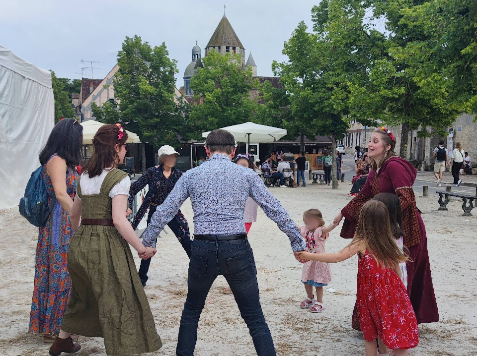 Initiation aux danses m&eacute;di&eacute;vales - Provins